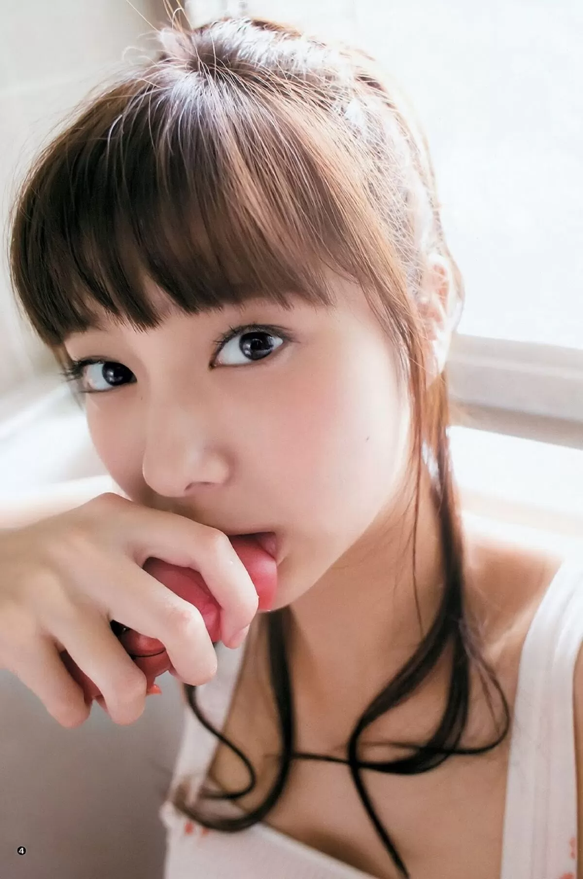 新川優愛エロ画像060