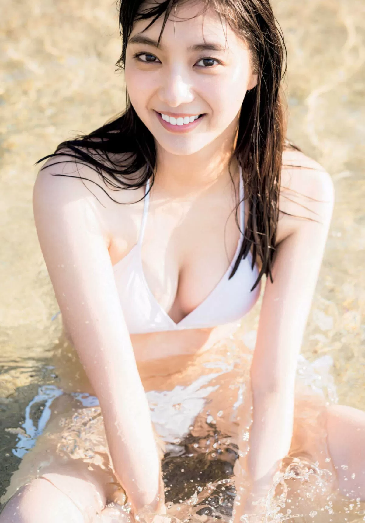新川優愛エロ画像070