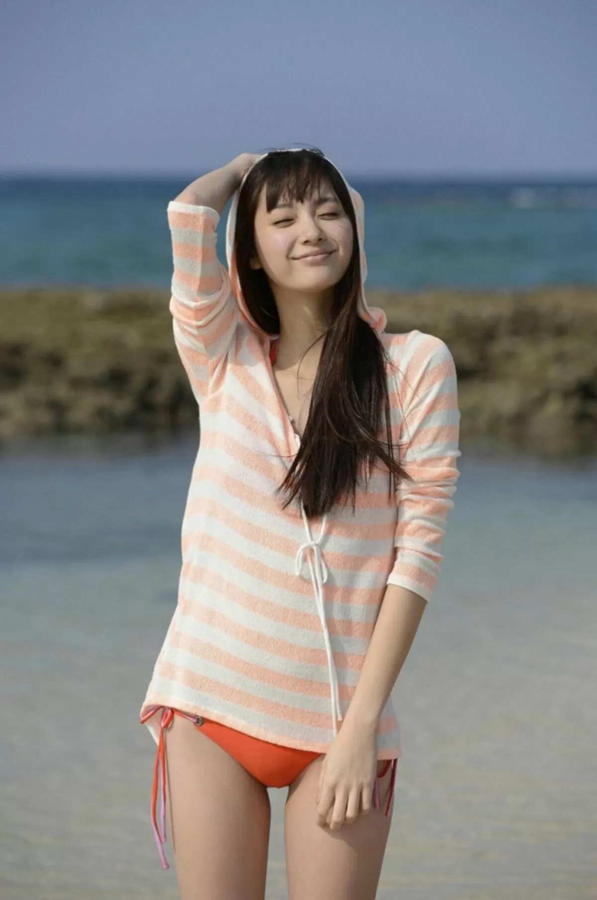 新川優愛エロ画像097