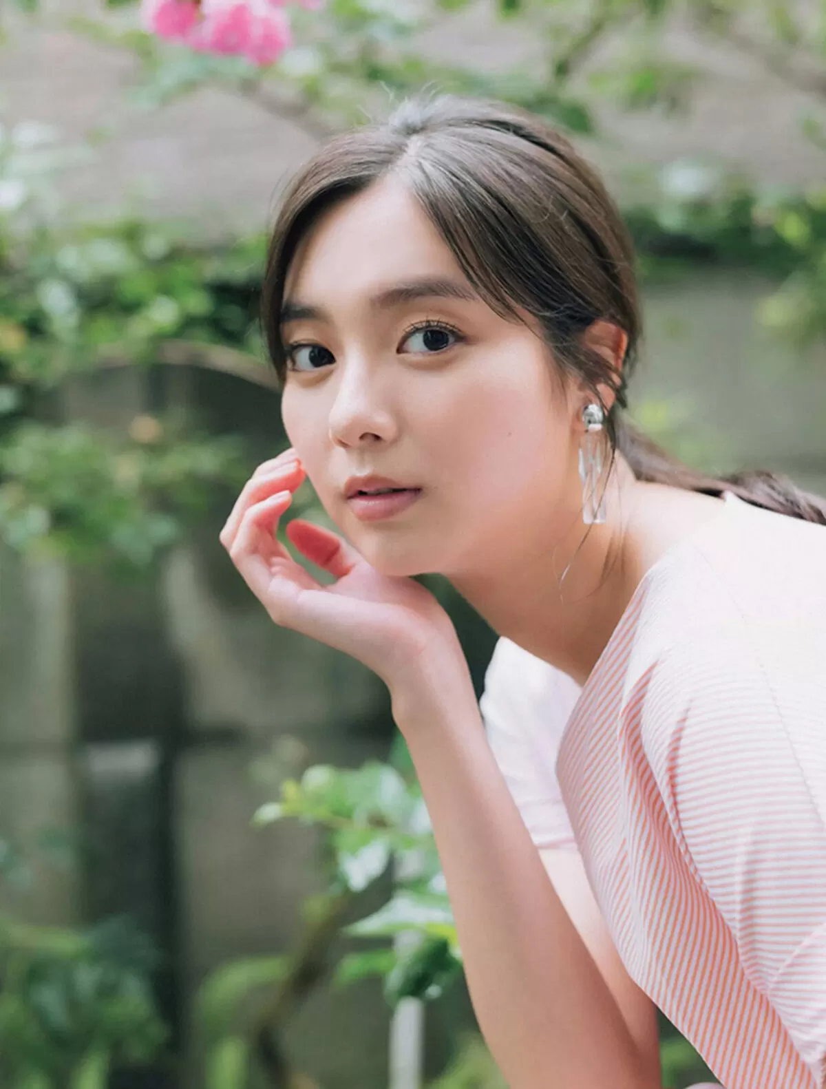 新川優愛エロ画像185