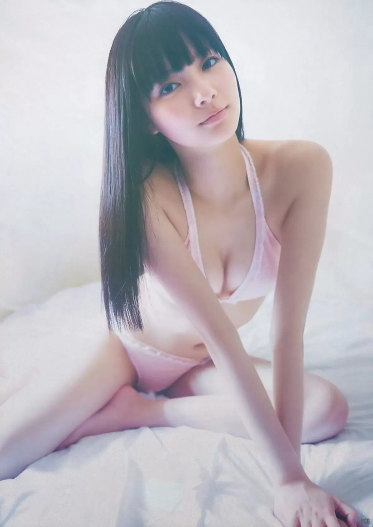 新川優愛エロ画像191