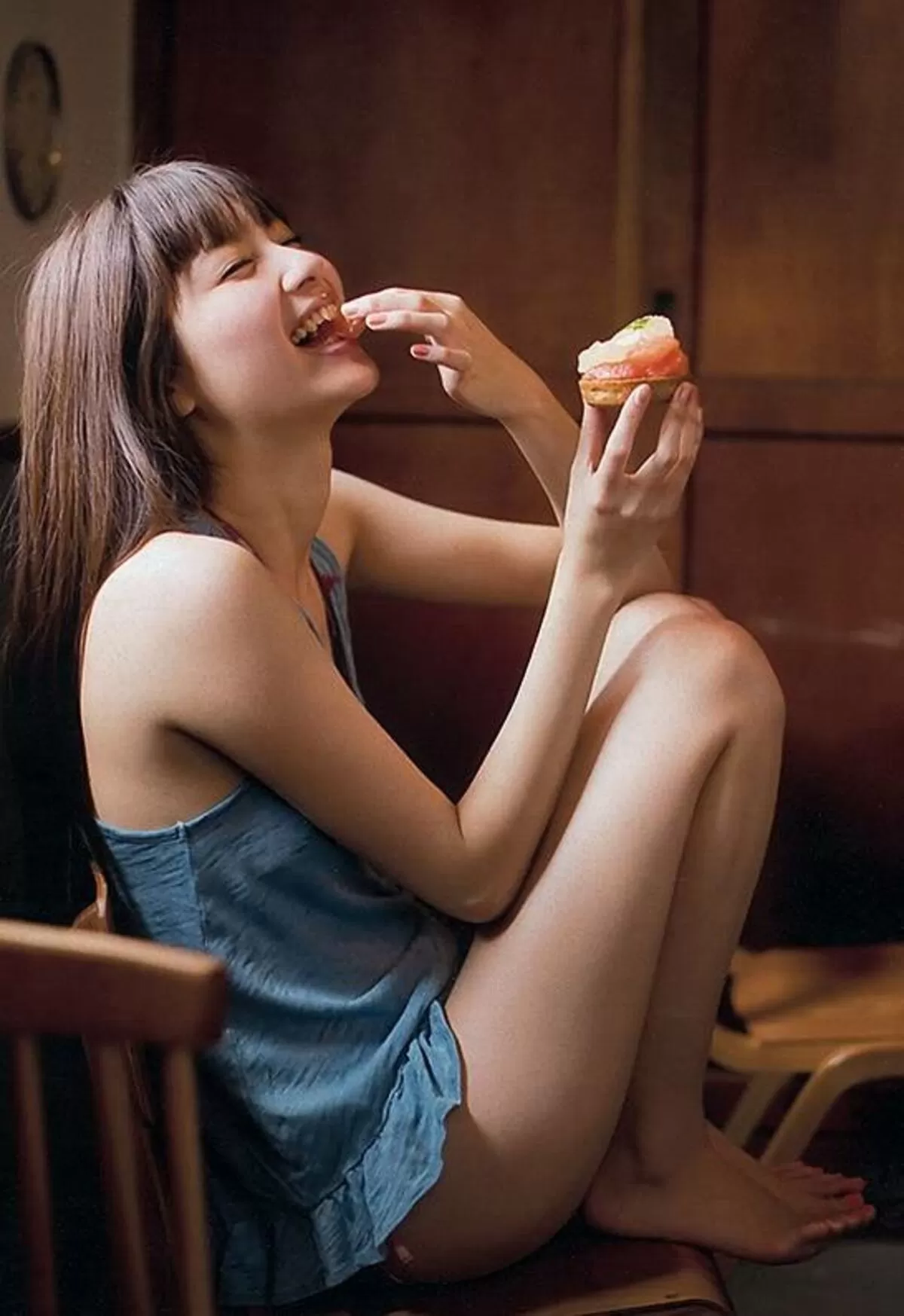 新川優愛エロ画像241