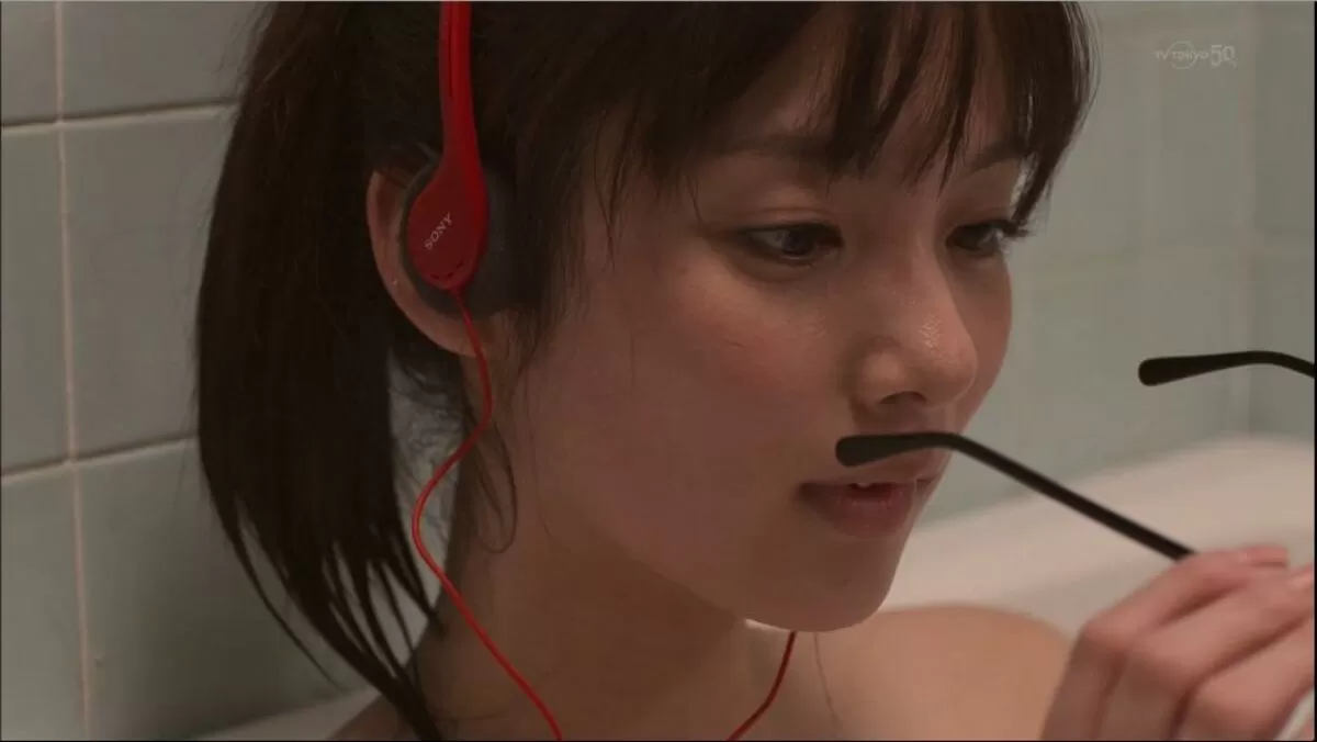 新川優愛エロ画像276