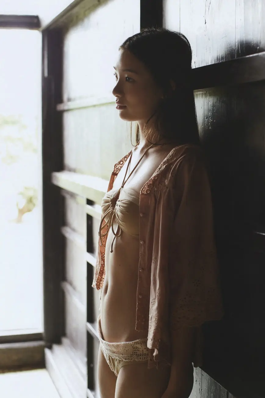 足立梨花エロ画像282