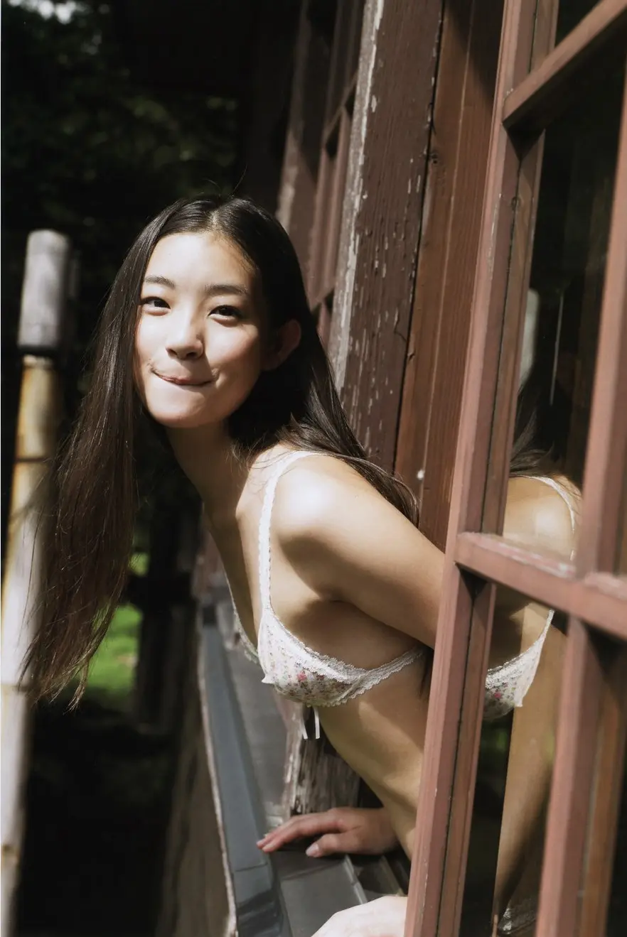 足立梨花エロ画像284
