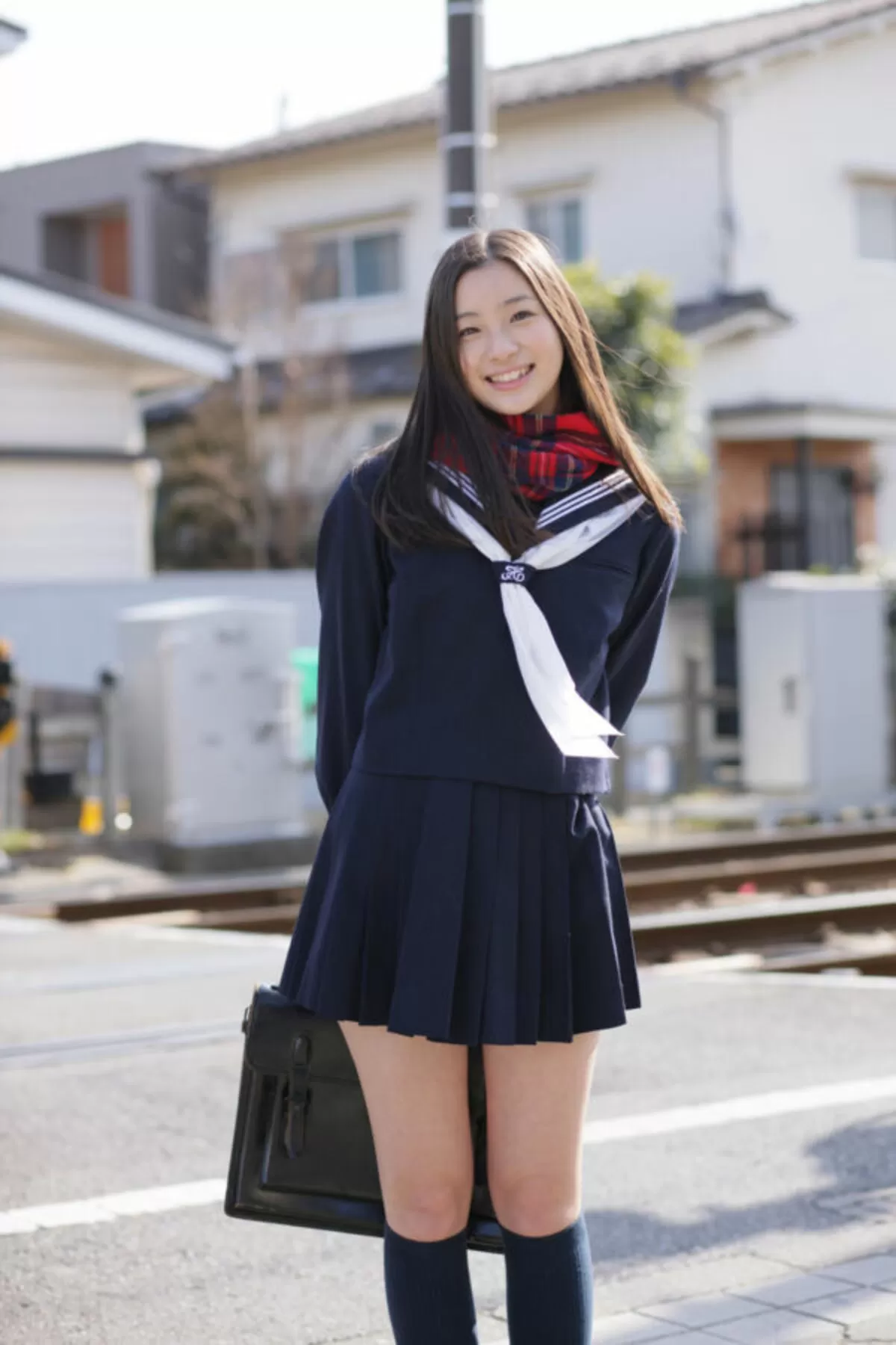 足立梨花エロ画像343