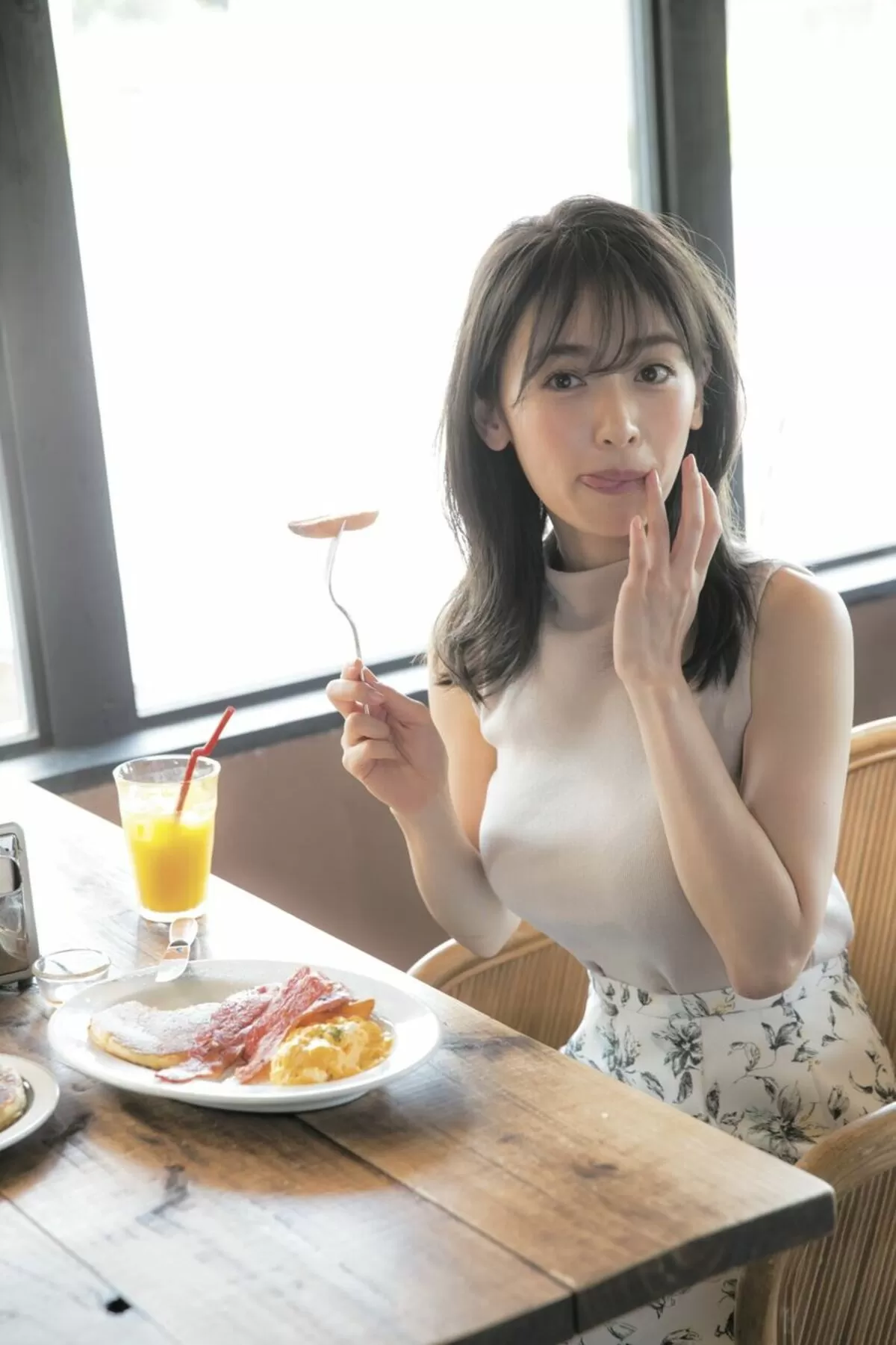 泉里香エロ画像002