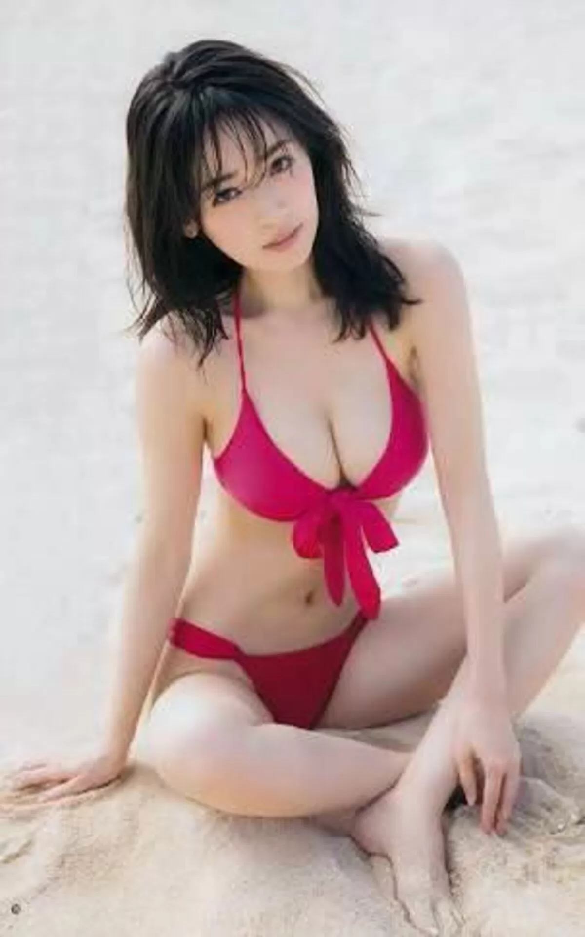 泉里香エロ画像029