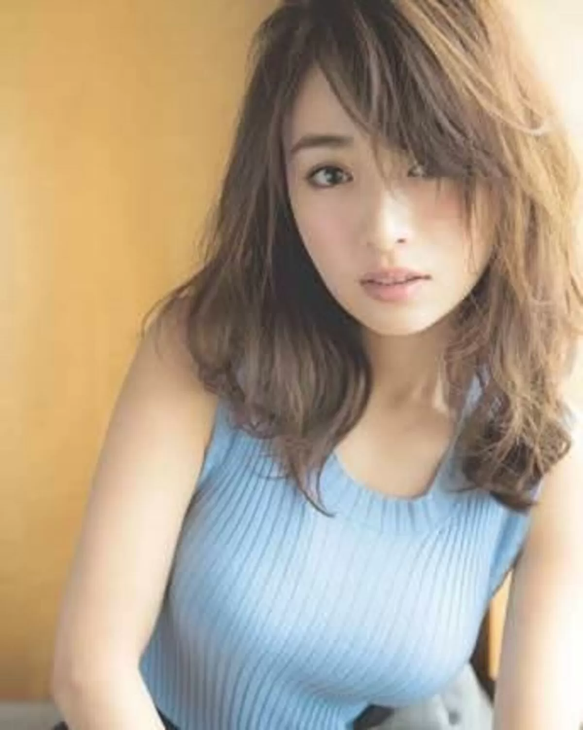 泉里香エロ画像030