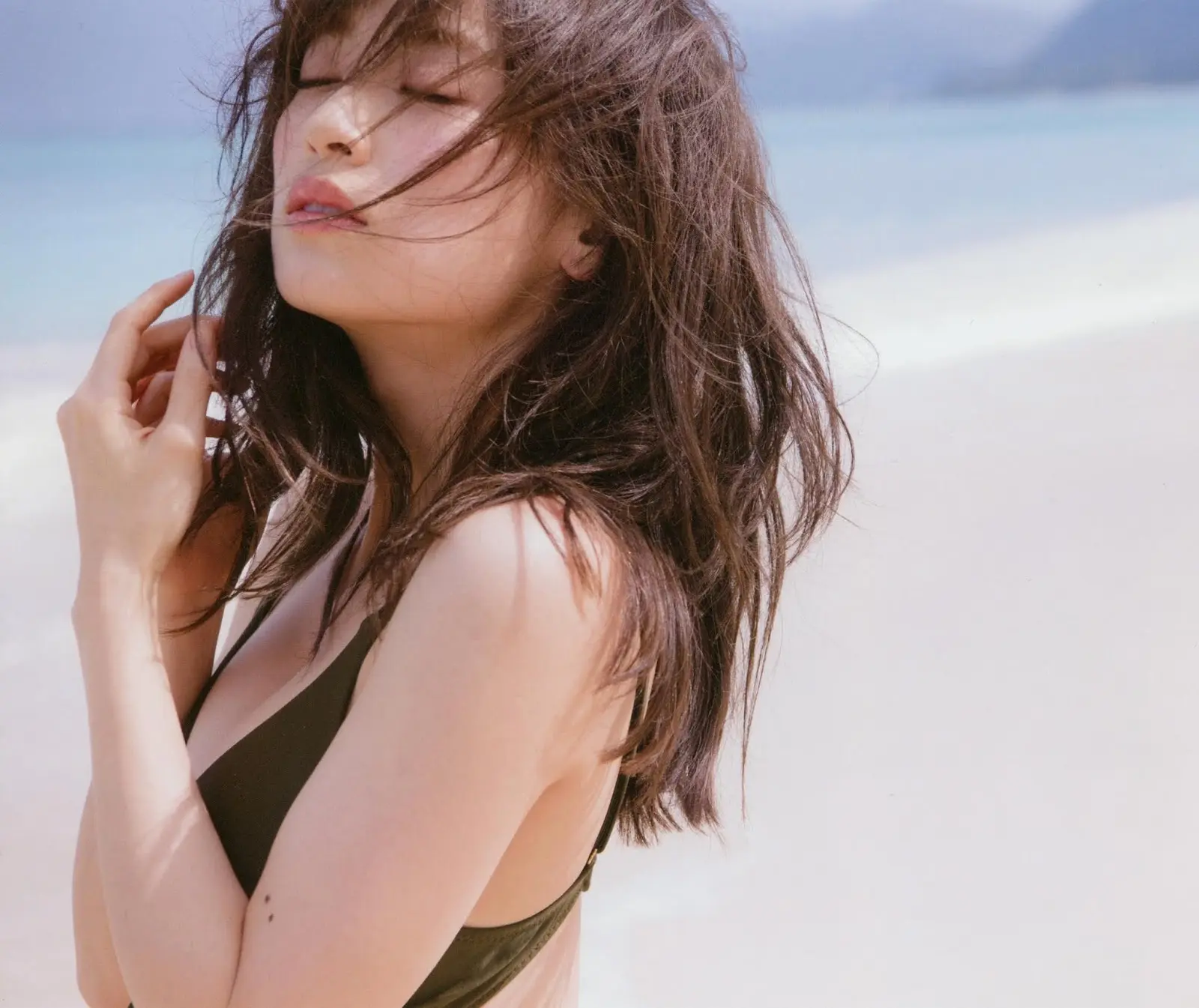 泉里香エロ画像210