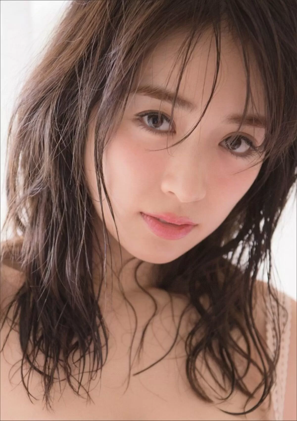 泉里香エロ画像350
