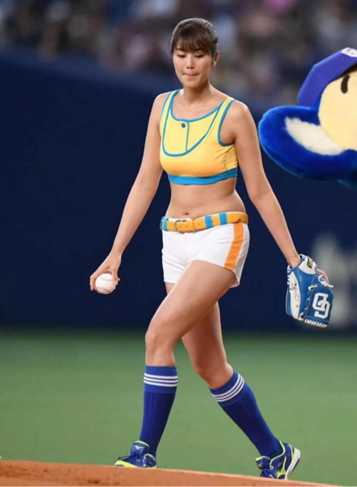 稲村亜美エロ画像250
