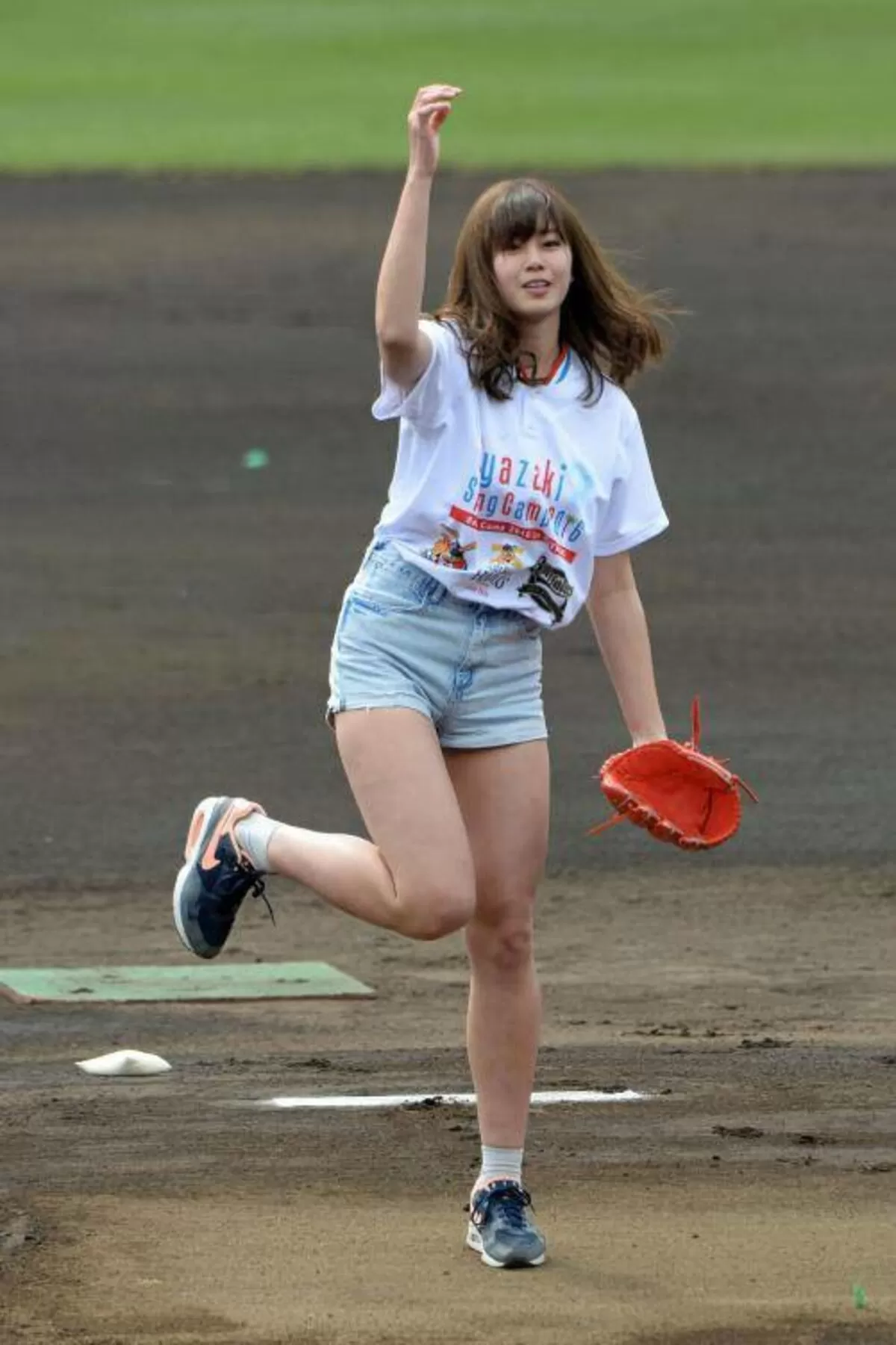 稲村亜美エロ画像326