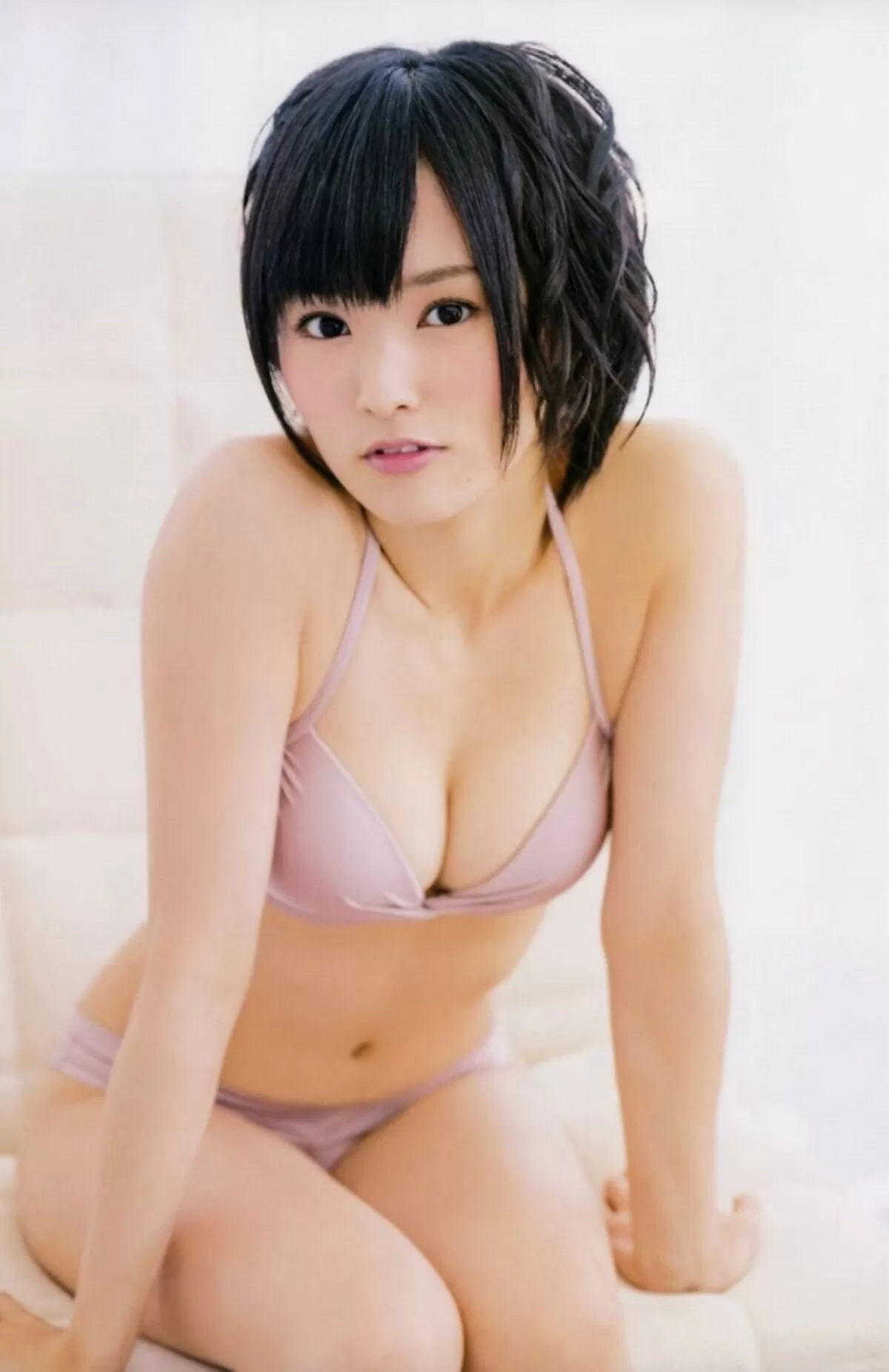 山本彩エロ画像028