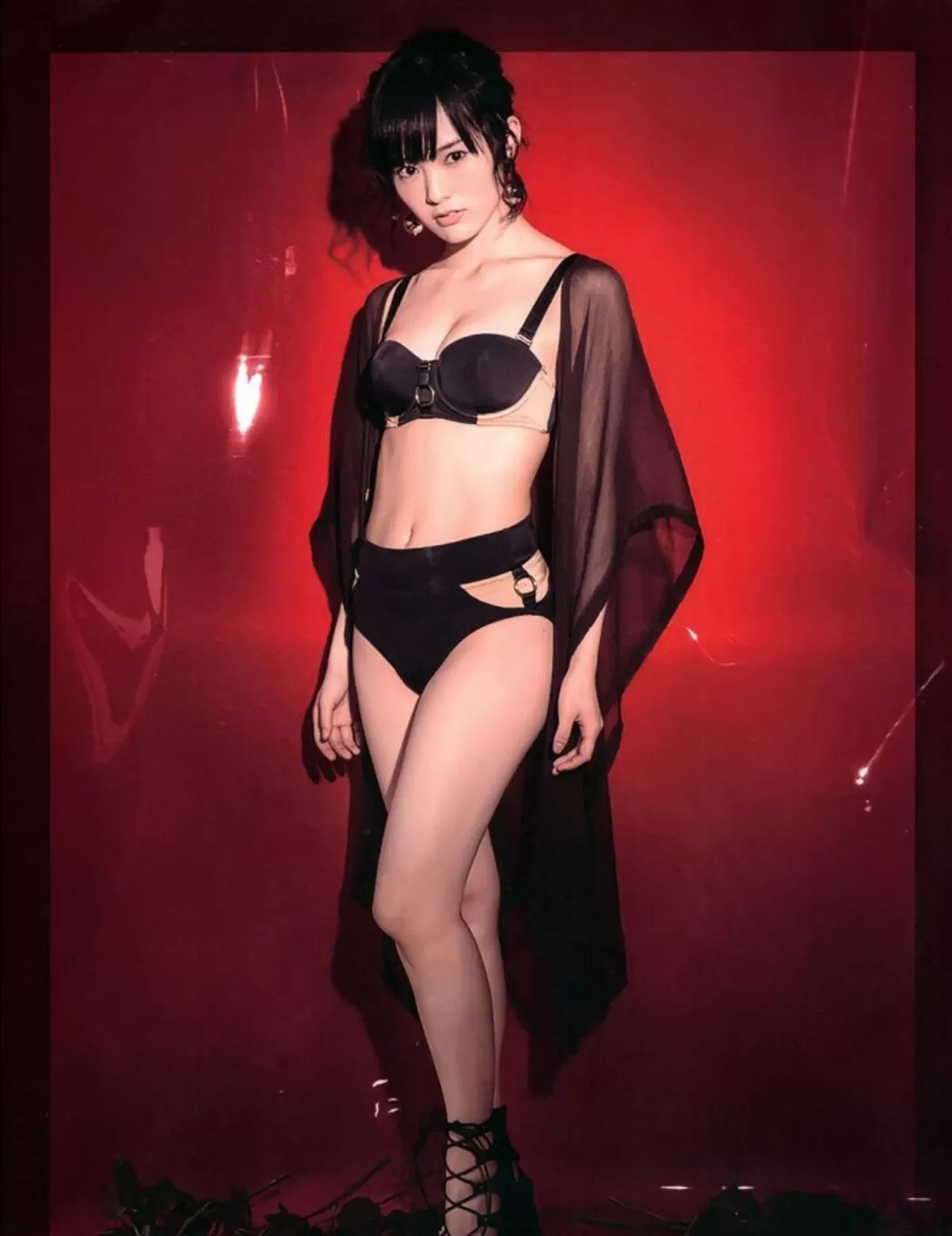 山本彩エロ画像092