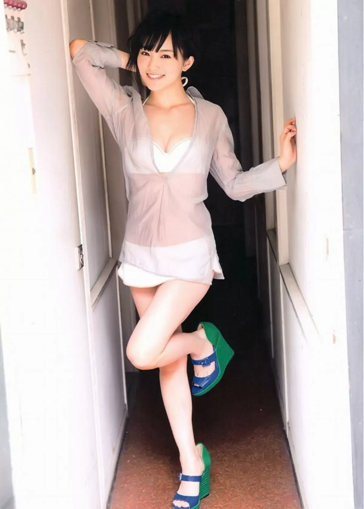 山本彩エロ画像095