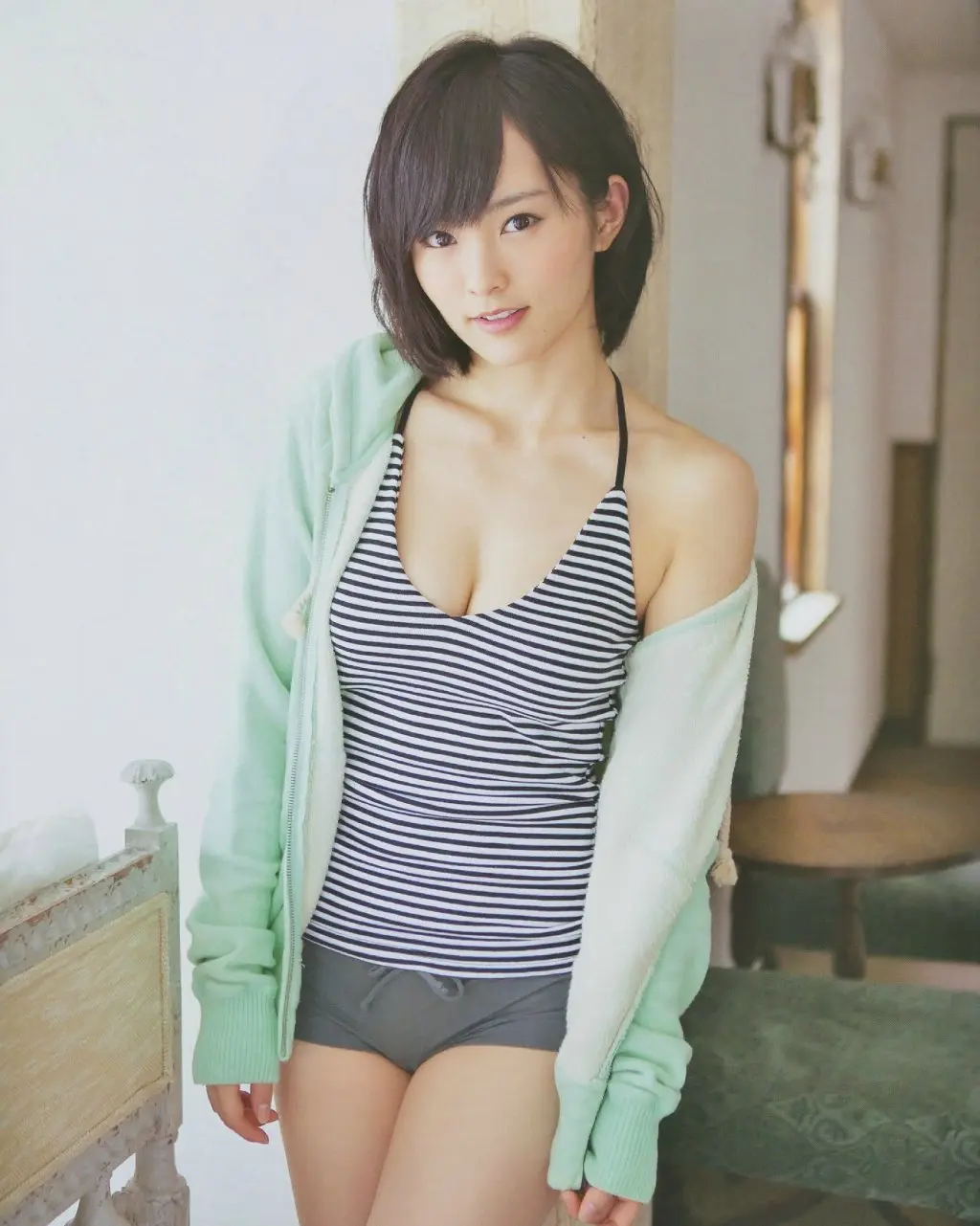 山本彩エロ画像230