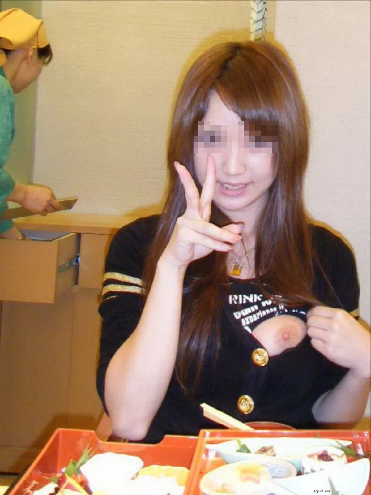 おっぱい露出しちゃってる変態素人さん集めてみた【日本人ver】037