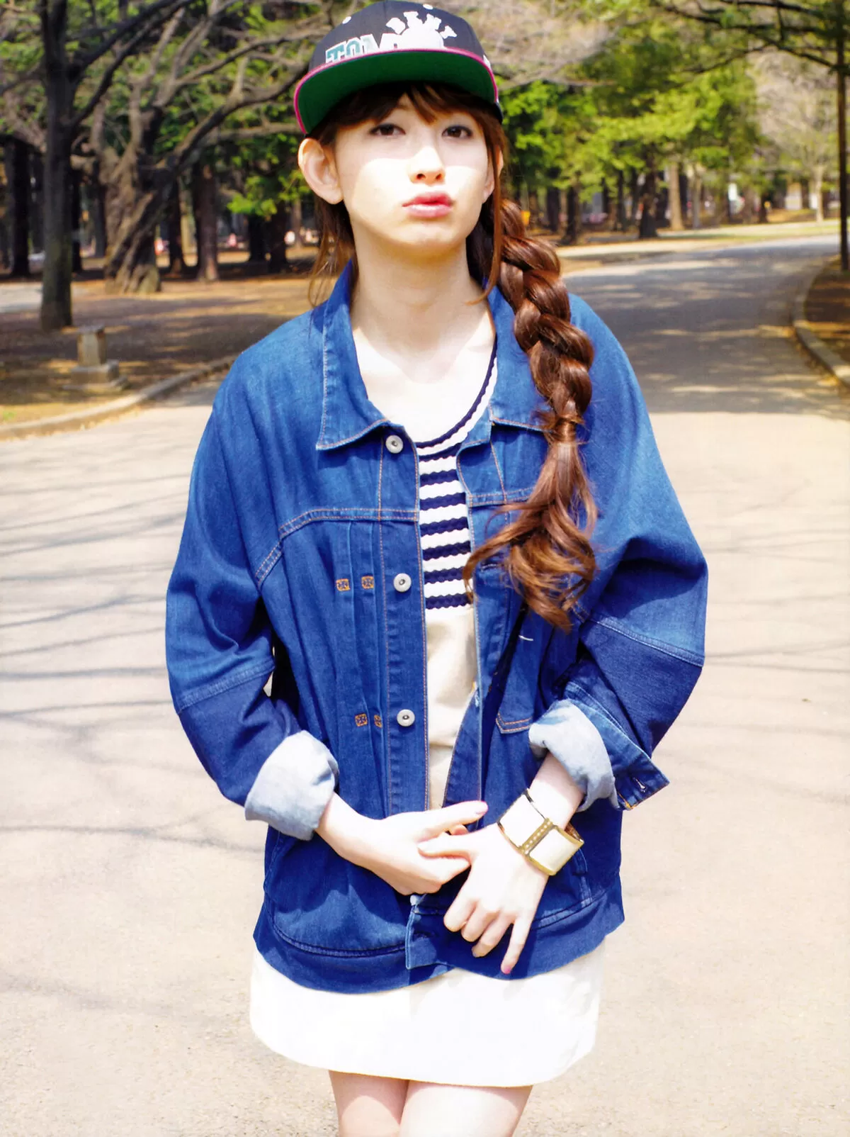 小嶋陽菜エロ画像711