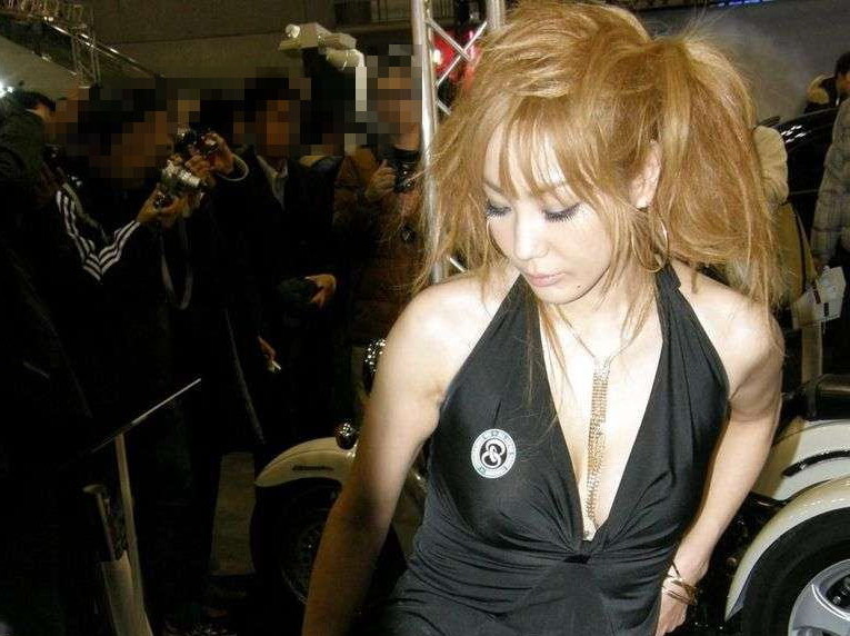 台湾のキャンギャルおっぱいがたまんね～！！！日本よりコッチの方が好きかも・・・(*´ڡ`●)のサムネイル