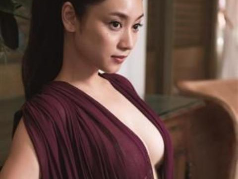 長友を射止めた平愛梨のDカップおっぱい！！！これでア・モーレになった理由が分かる気がするｗｗｗのサムネイル