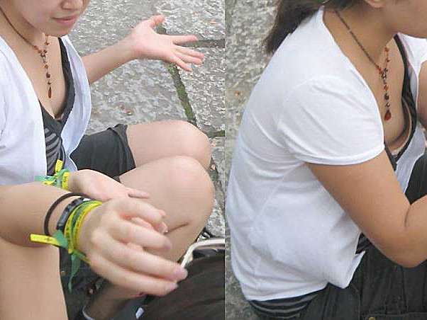 【乳首 エロ画像】超エロハプニング画像！乳首見たさにモニターに顔を近づけすぎないように注意ｗｗｗのサムネイル