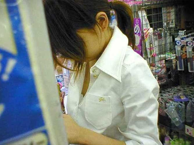 ブラウスとオッパイの組み合わせは最高だね！！！のサムネイル