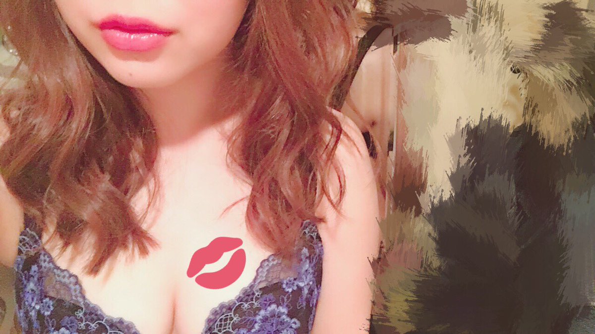 自撮りで見つけた巨乳のブラ画像！脱いでなくても抜けるんです！のサムネイル
