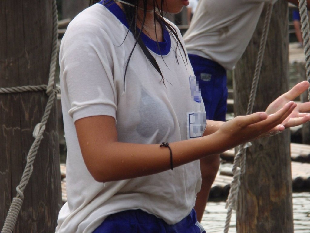 どうも梅雨です。そろそろ風物詩「雨で濡れ透けなおっぱい」のシーズンなんで仕事します。のサムネイル