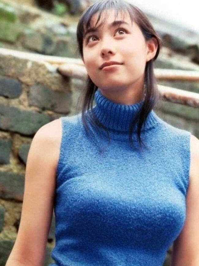 サマーニット巨乳エロ画像104枚 夏には暑いが冬には寒い半袖ニットおっぱい集めてみたのサムネイル