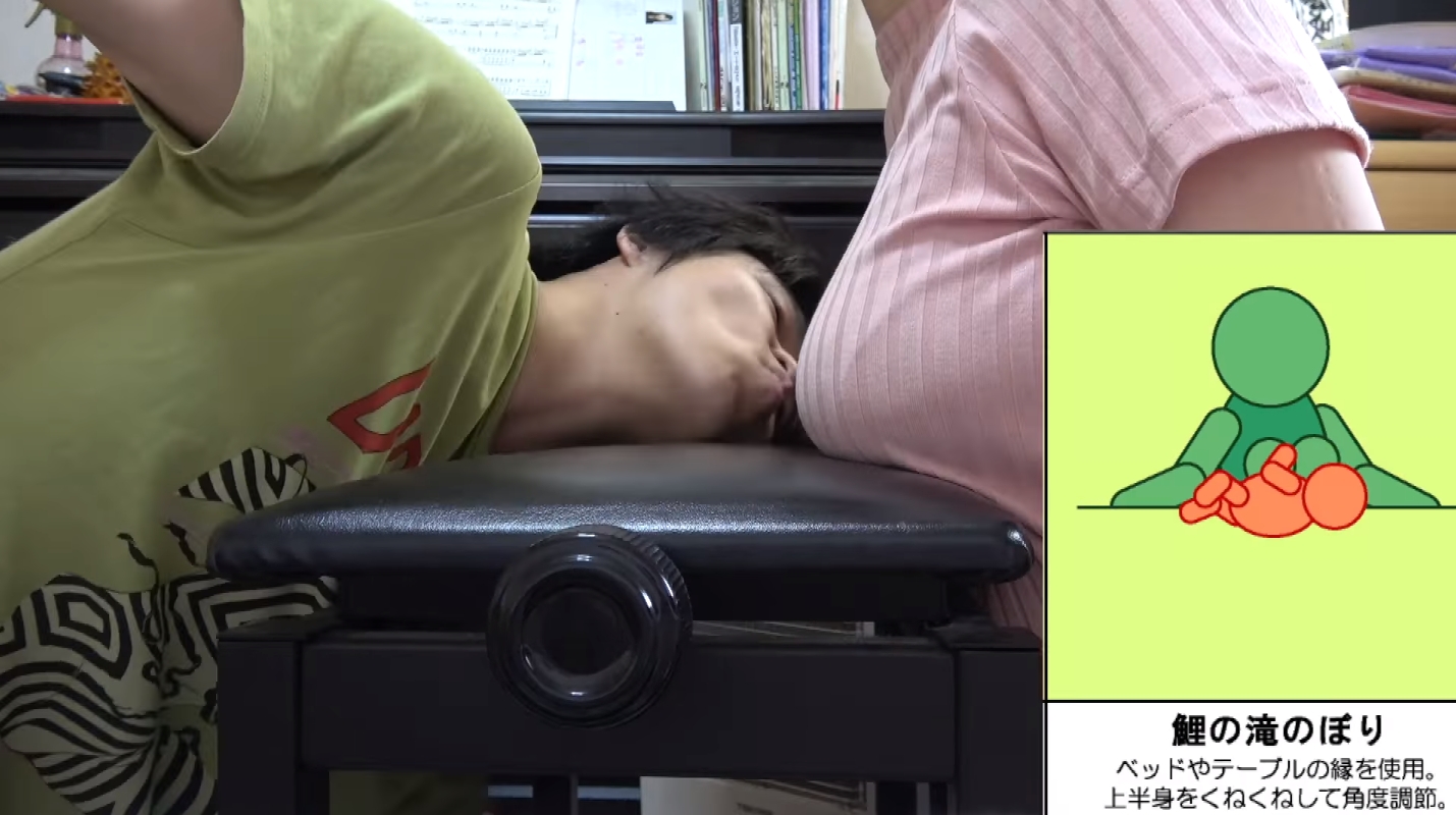 授乳48手が存在するなんて！それを実践してるYouTube動画もエロすぎた！のサムネイル