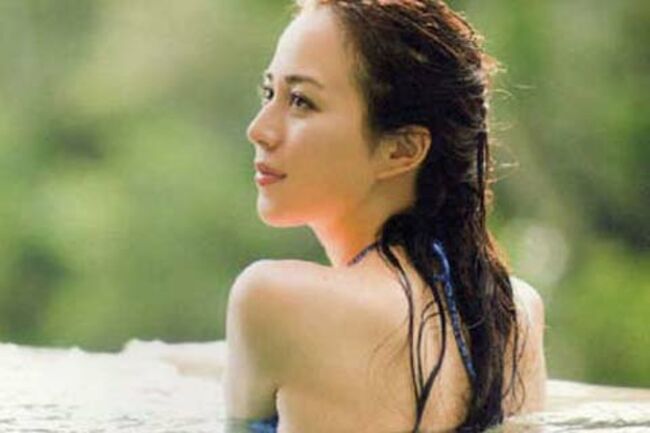 比嘉愛未エロ画像173枚 水着おっぱいや背中ヌードなど美乳な清楚女優のセクシー画像集めてみたのサムネイル