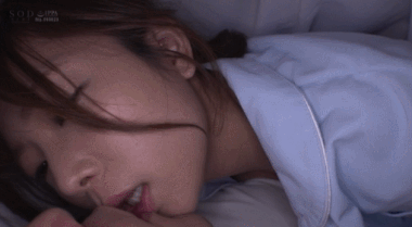 紗倉まなエロGIF画像100枚 焦らし手コキや密着セックス・抜ける主観シーン集めてみたのサムネイル