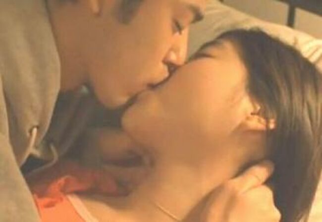 女優・上野樹里のお宝水着グラビアで見るおっぱい！ その他、パンチラや胸チラも集めてみたのサムネイル