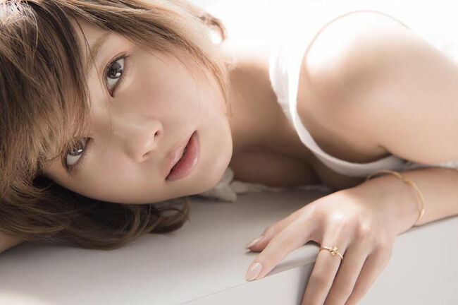 宇野実彩子エロ画像100枚 ノーブラ横乳や水着美乳などAAAの宇野ちゃんおっぱい集めてみたのサムネイル