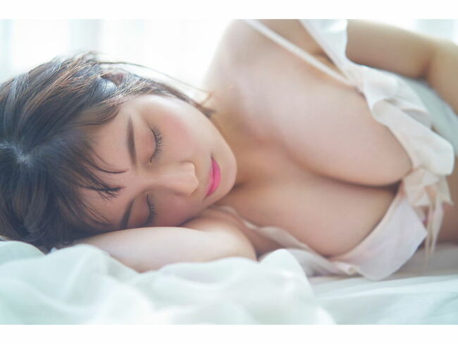 大久保桜子エロ画像161枚 セミヌードやFカップおっぱいの谷間がセクシーな水着グラビア集めてみたのサムネイル