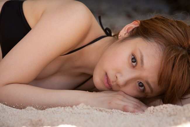 元モー娘。【高橋愛】のスカスカ具合がエロかわいい水着おっぱいグラビア画像170枚のサムネイル