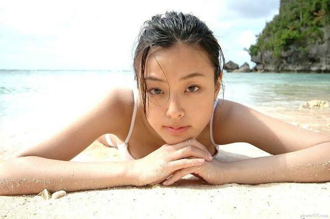 木下あゆ美の美おっぱいグラビア!谷間や脇のほくろがなんともエロい画像104枚のサムネイル
