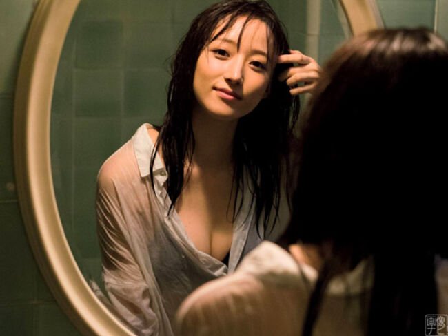 美脚お天気お姉さん【山崎あみ】のびしょ濡れおっぱい＆脚フェチグラビア画像55枚のサムネイル