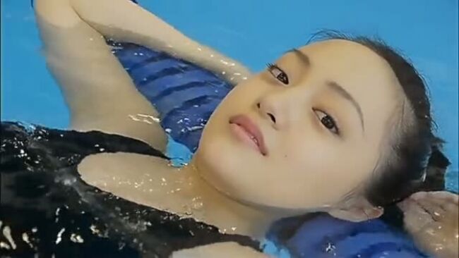 相川結のグラビア画像225枚 ミニマムロリ体型な美女のスク水やビキニショットまとめのサムネイル