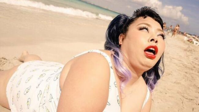 渡辺直美のグラビア画像94枚 世界を魅了した“ぽちゃカワ”ヌード＆水着まとめのサムネイル