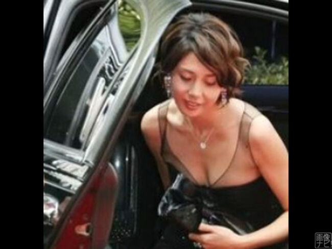 松嶋菜々子エロ画像50枚 若手時代のBカップ水着グラビアや最近のDカップ胸チラ＆パンチラ集めてみたのサムネイル