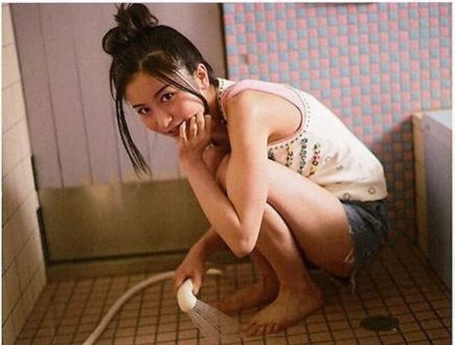 佐々木琴子エロ画像15枚 元乃木坂所属美女の控えめおっぱいと生足がセクシーなグラビアあ詰めてみたのサムネイル