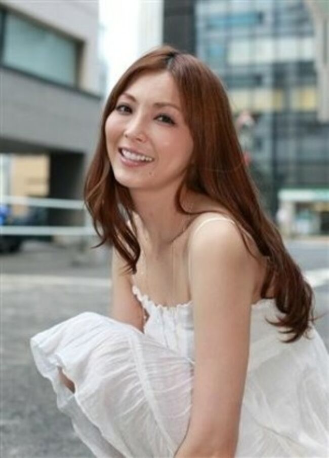 押切もえエロ画像43枚 体型維持がエグイ四十路モデルのランウェイ美脚やグラビア集めてみたのサムネイル