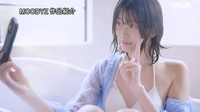 倖月セラエロ画像32枚 175cmの長身女子大生がAVデビュー!ガチ9頭身な清楚系美女のサムネイル