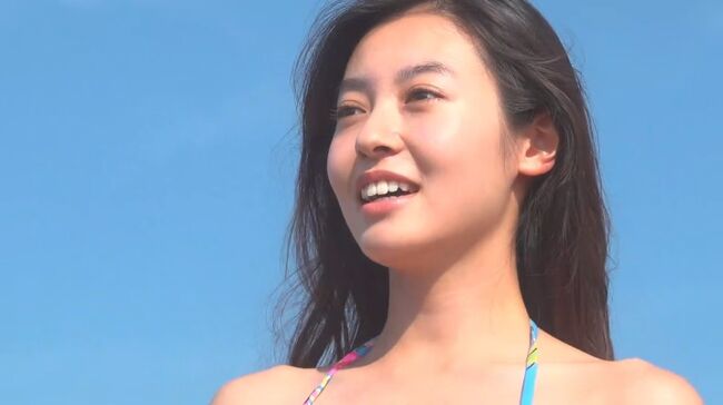 田辺桃子のBカップ貧乳おっぱい水着グラビア画像21枚のサムネイル