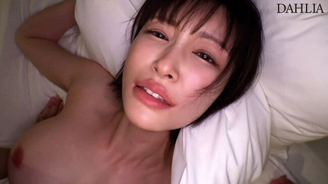 角奈保エロ画像10枚 すんごい造形美おっぱいなスレンダー美女が名義変更で再デビュー!のサムネイル