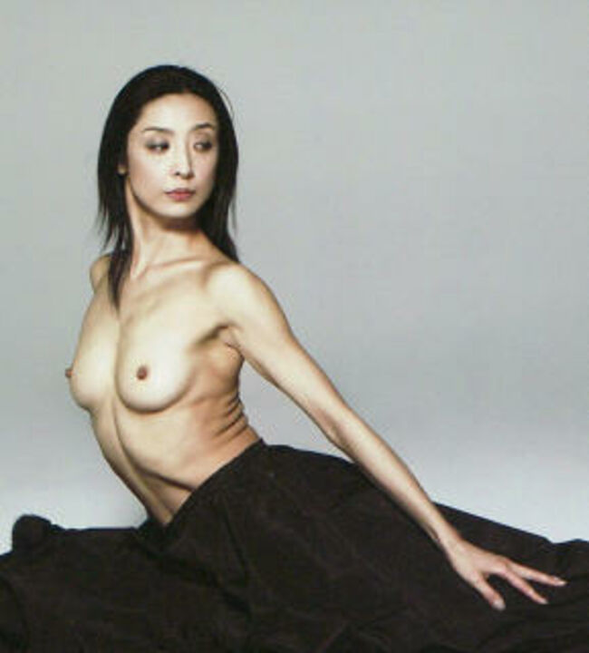 草刈民代の軟体ヘアヌード43枚 元バレリーナ女優の小粒乳首おっぱいと過激濡れ場シーンまとめのサムネイル