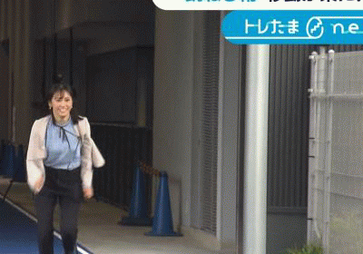 【画像】WBS嶺百花アナ、跳ねる靴で走っておっぱい揺れすぎハプニングのサムネイル