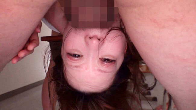 【ゲロ注意】イラマで喉奥ボコられてぐしゃぐしゃな女の顔まとめのサムネイル